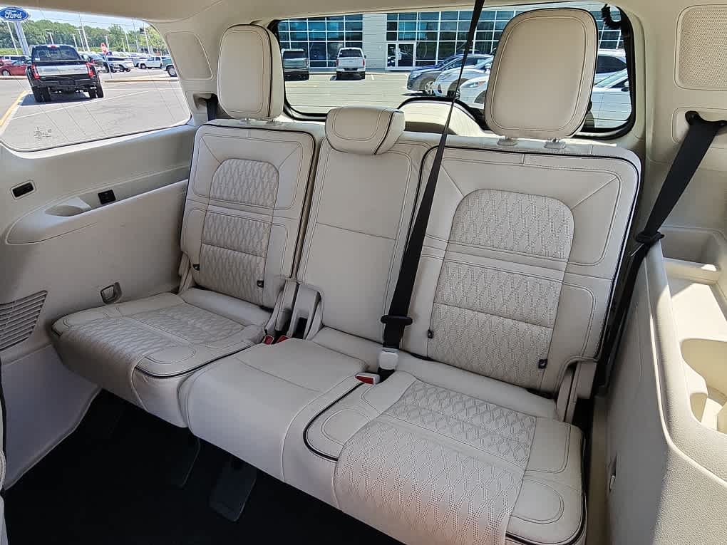 2022 Lincoln Navigator Black Label photo 6