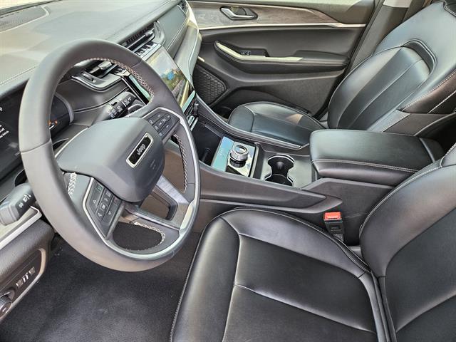 2024 Jeep Grand Cherokee Limited photo 9