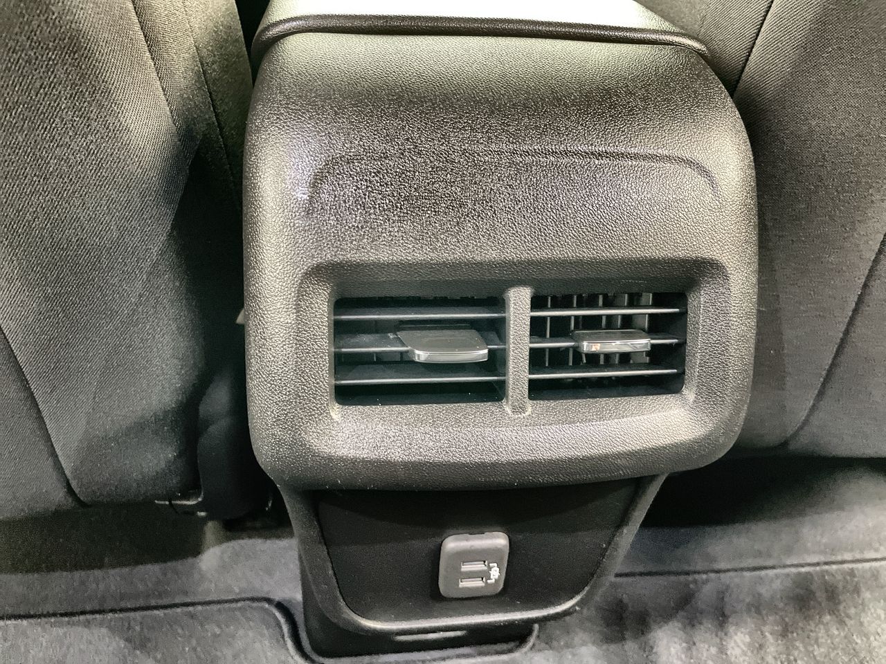 2020 Chevrolet Equinox LT photo 21