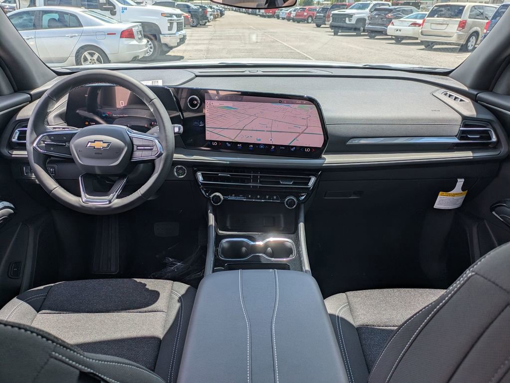 2025 Chevrolet Traverse photo 21