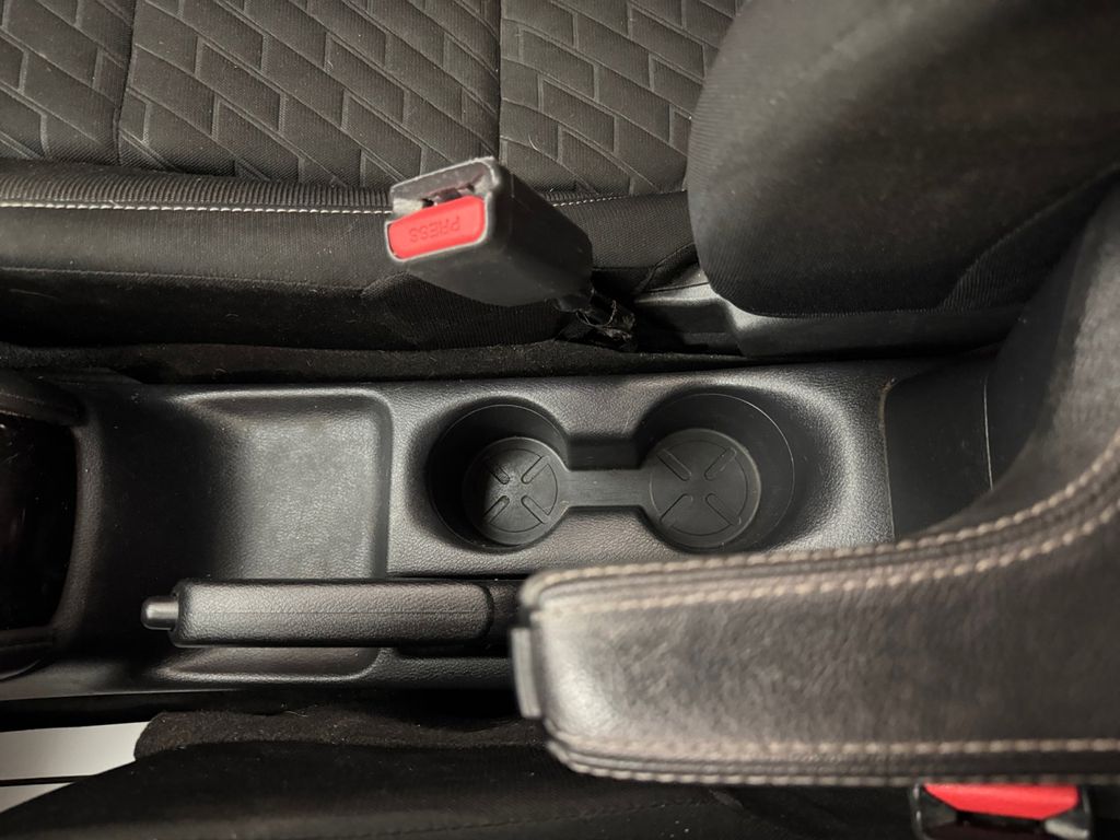 2021 Nissan Kicks S photo 22