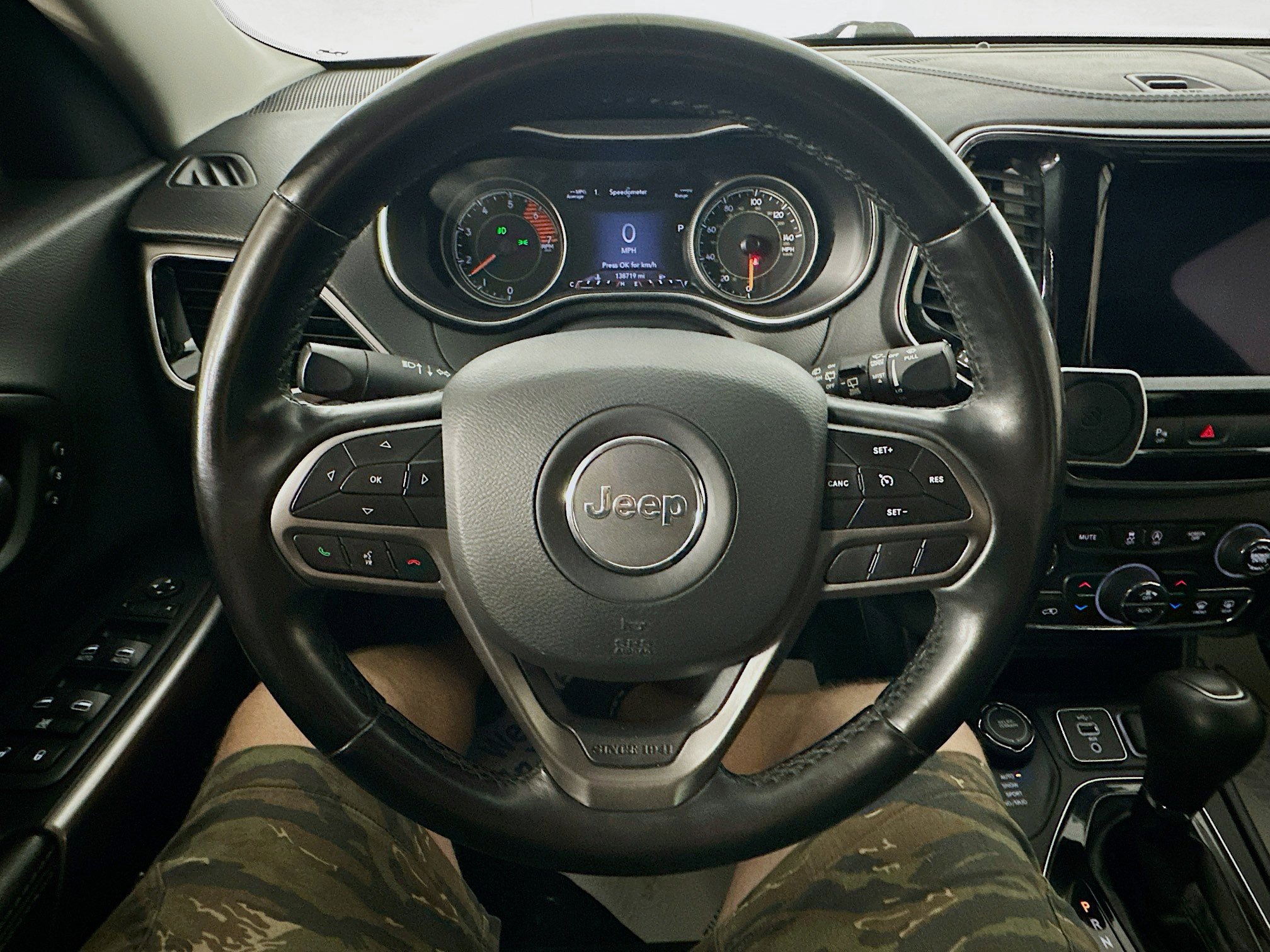 2019 Jeep Cherokee Limited photo 11