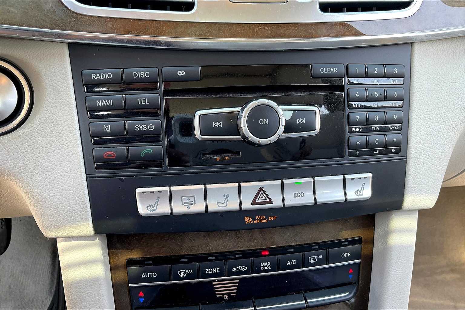 2014 Mercedes Benz E 350 photo 29