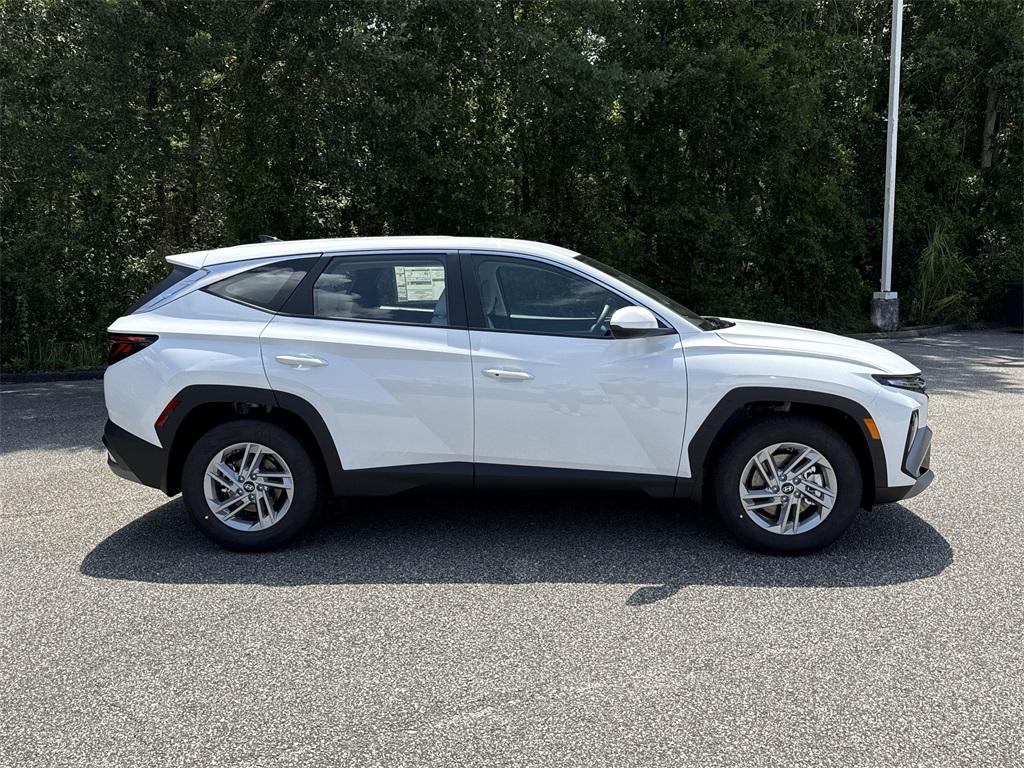 2025 Hyundai Tucson SE photo 2