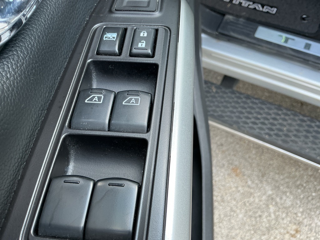 2019 Nissan Titan SV photo 23