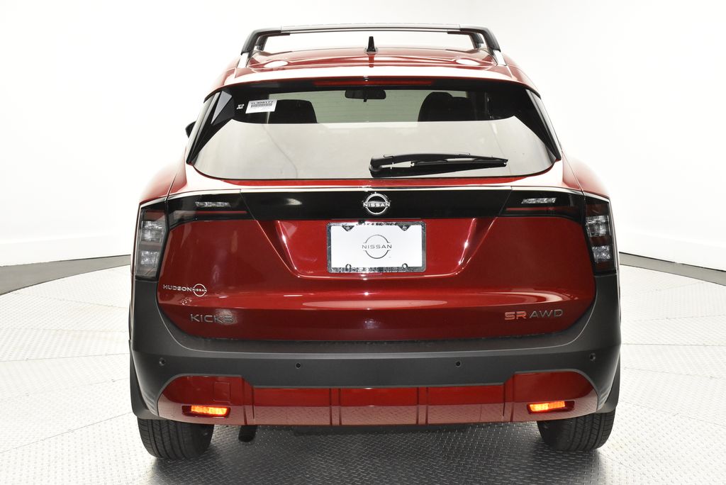 2026 Nissan Kicks SR photo 4