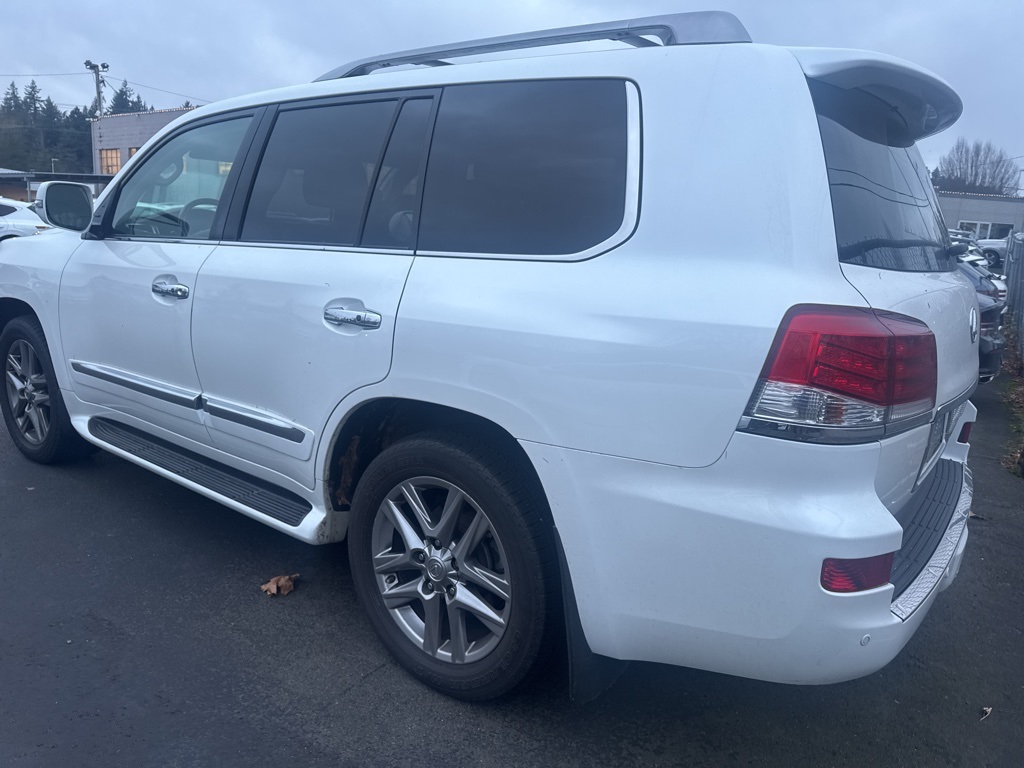 2013 Lexus LX 570 photo 3