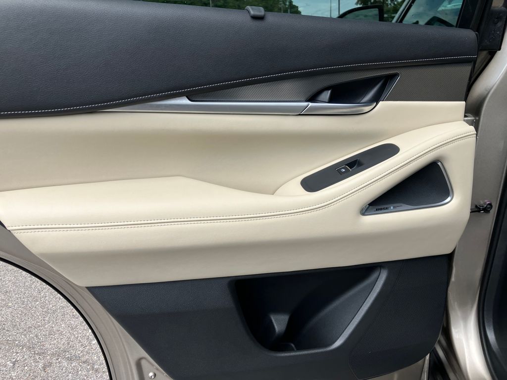 2022 Infiniti QX60 Luxe photo 30