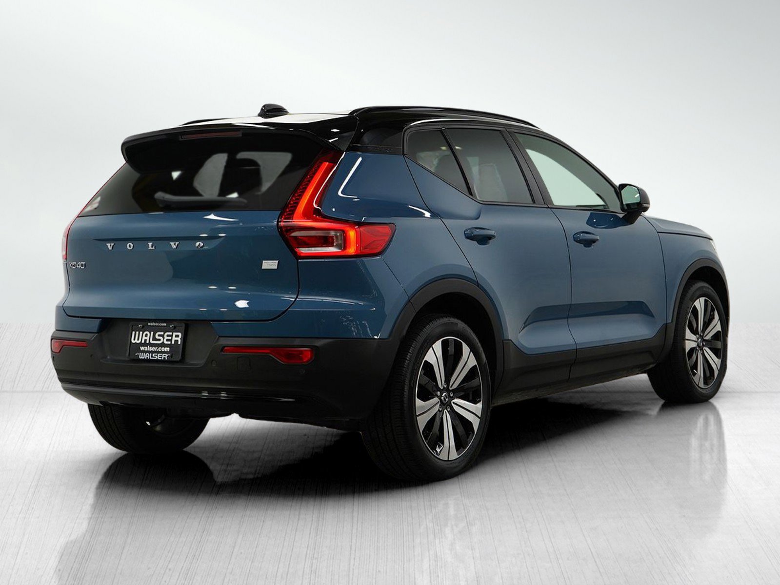 2023 Volvo XC40 Recharge Twin Plus photo 5