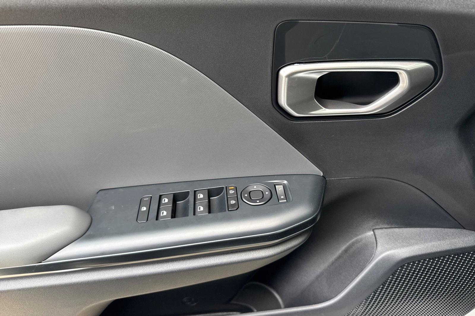 2025 Kia K4 LXS photo 4