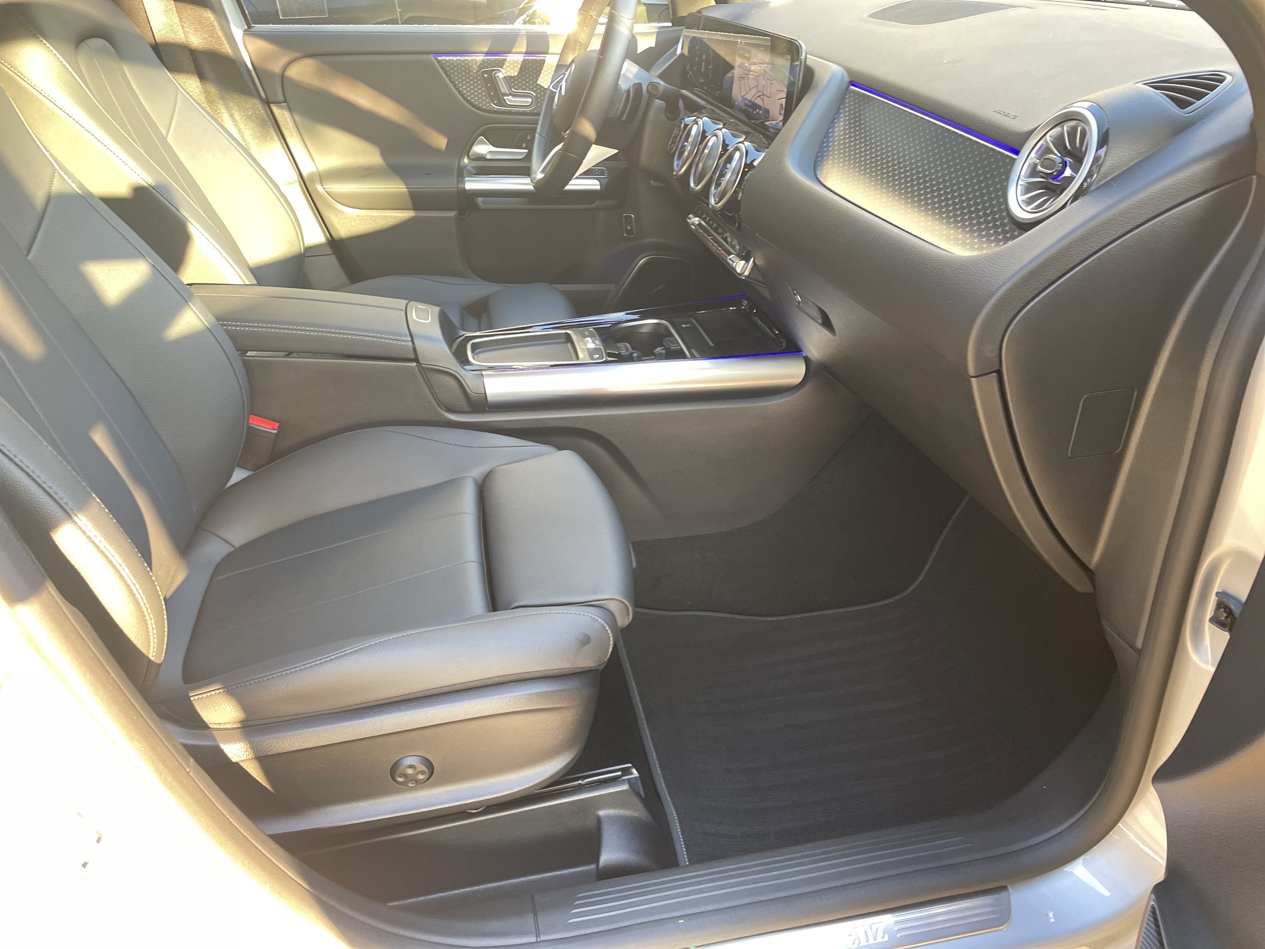 2025 Mercedes Benz GLA 250 photo 25