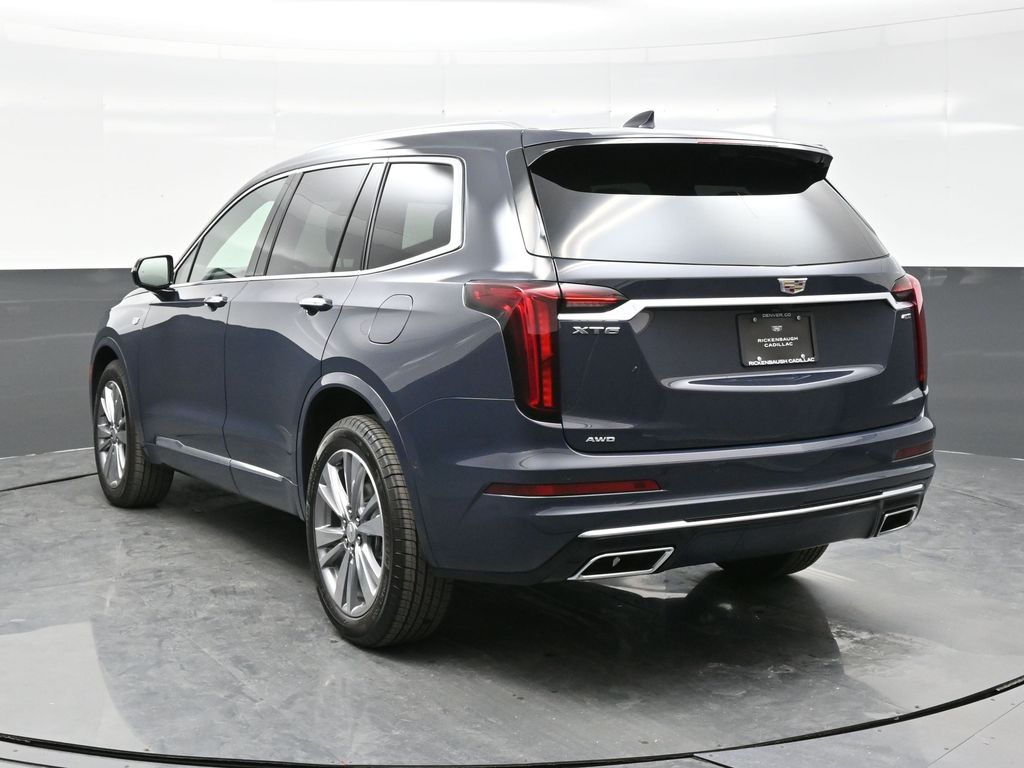 2025 Cadillac XT6 Premium Luxury photo 4