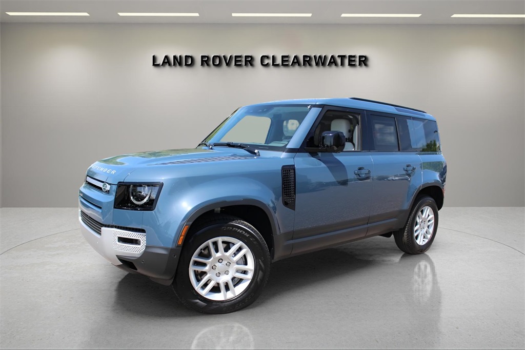 2025 Land Rover Defender S's photo