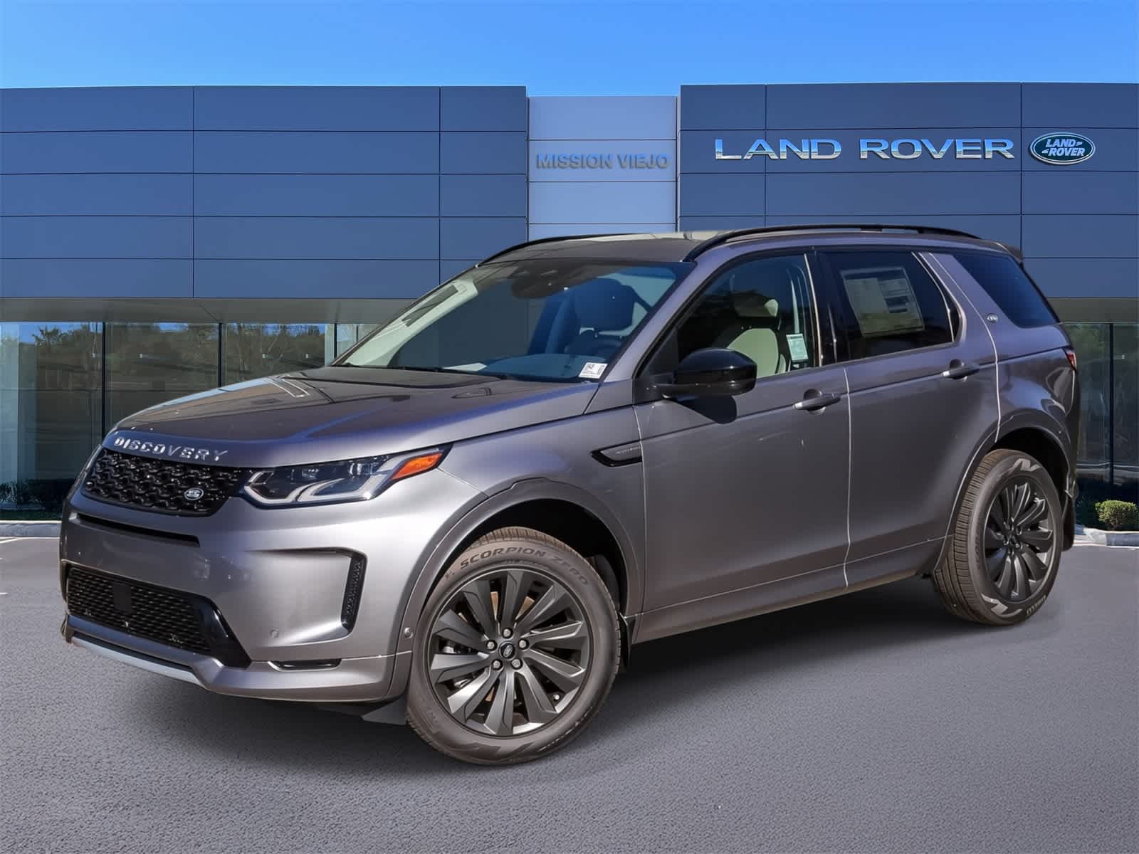 2025 Land Rover Discovery Sport S's photo