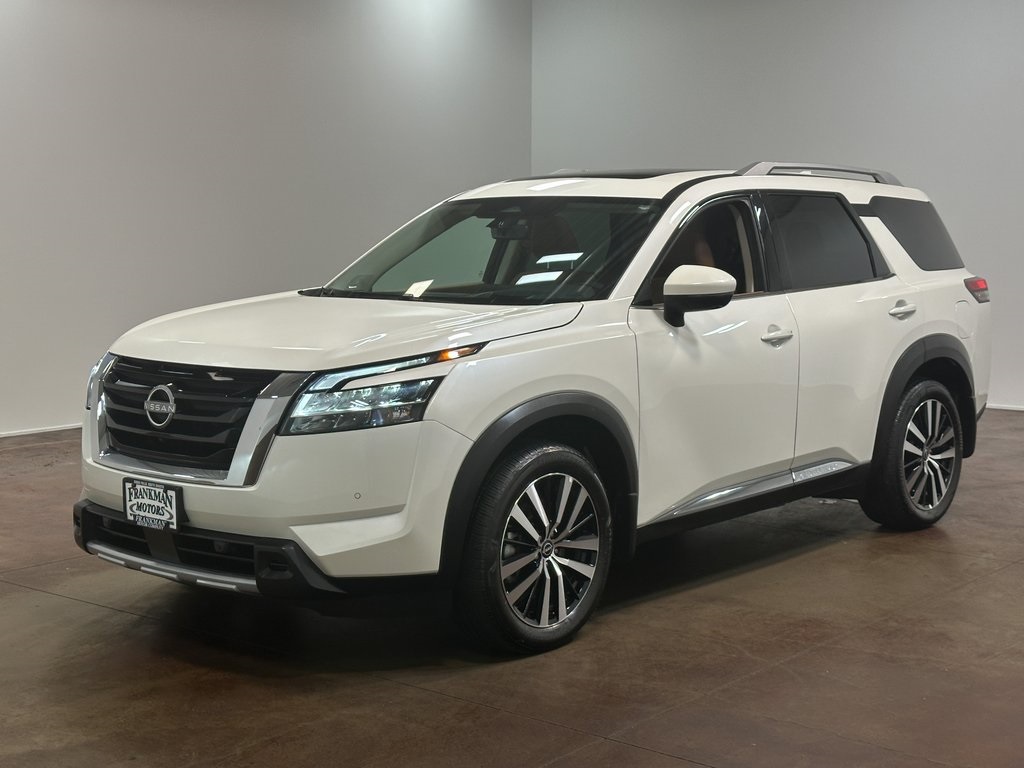 2024 Nissan Pathfinder Platinum photo 6