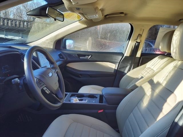 2024 Ford Edge SE photo 2