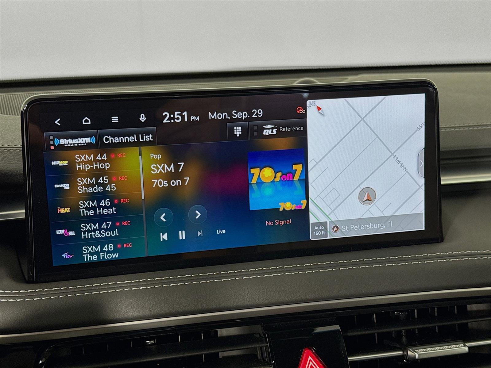2025 Genesis G70 3.3T Sport Prestige photo 15