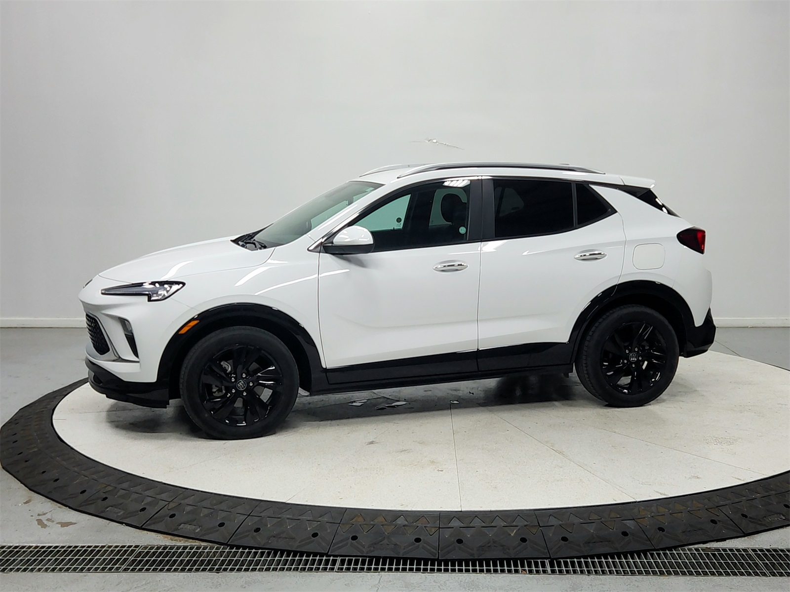 2024 Buick Encore GX Sport Touring photo 4