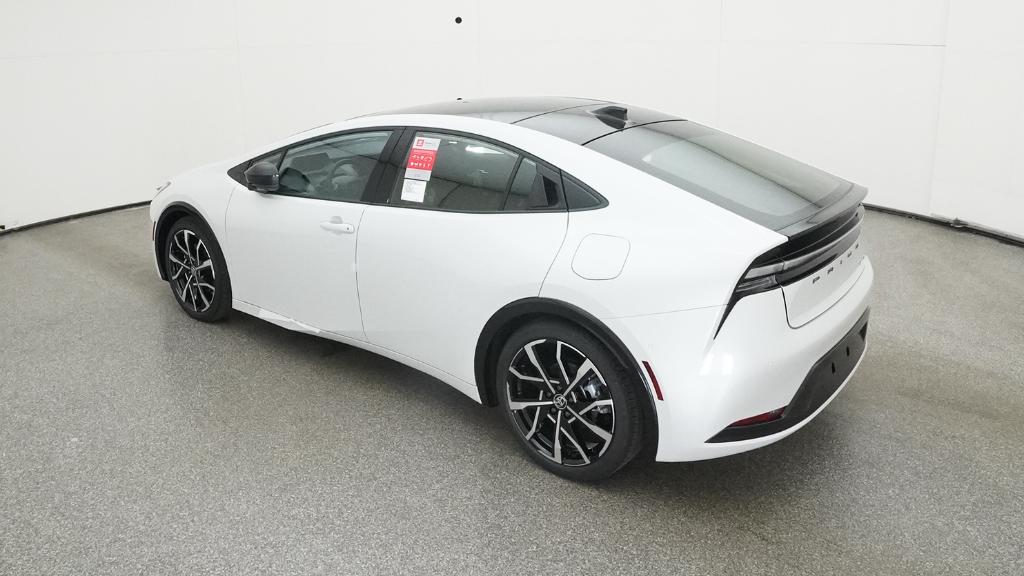 2026 Toyota Prius Plug-in Hybrid XSE Premium photo 13
