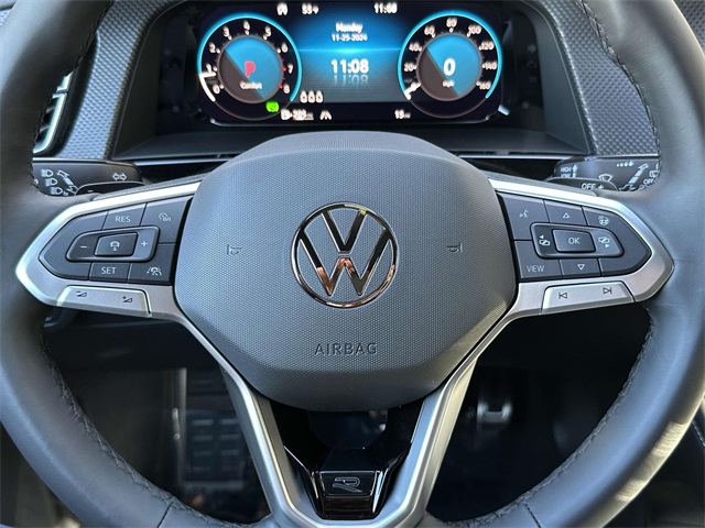 2025 Volkswagen Atlas Cross Sport SEL R-Line photo 2