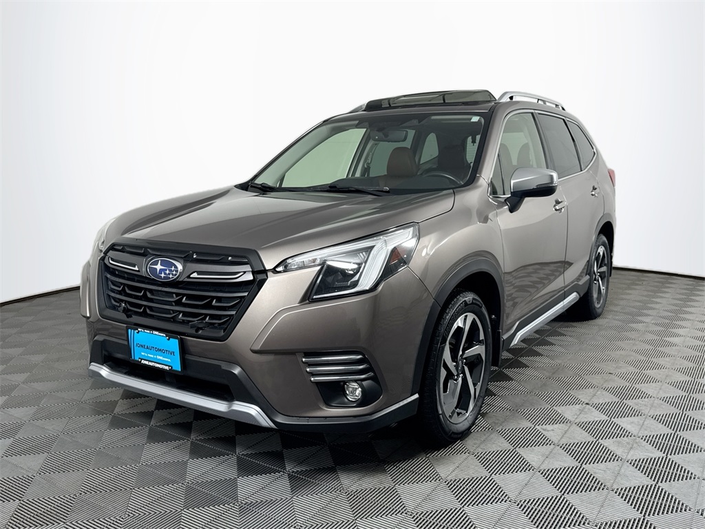 2022 Subaru Forester Touring's photo