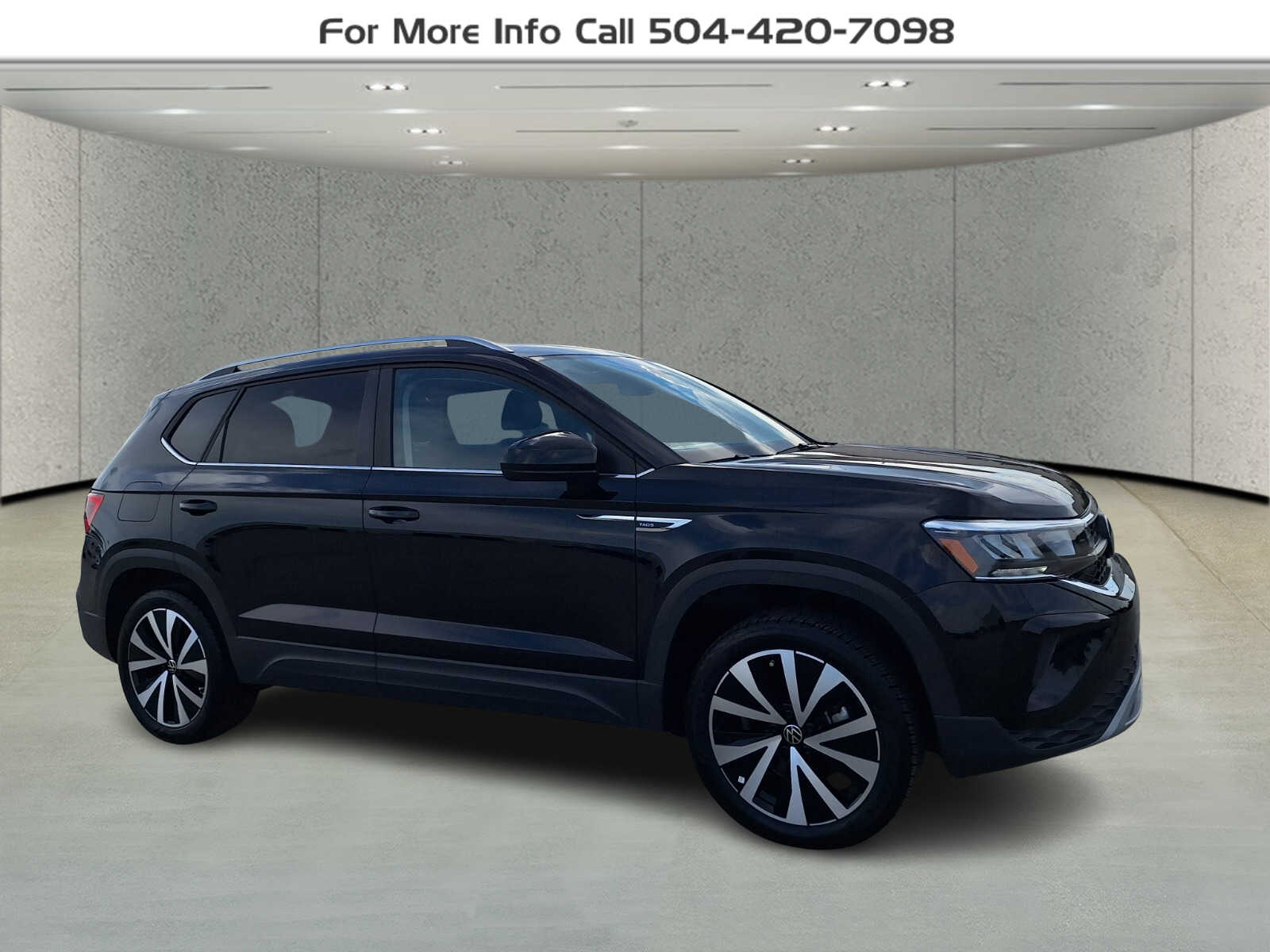 2024 Volkswagen Taos SE photo 3