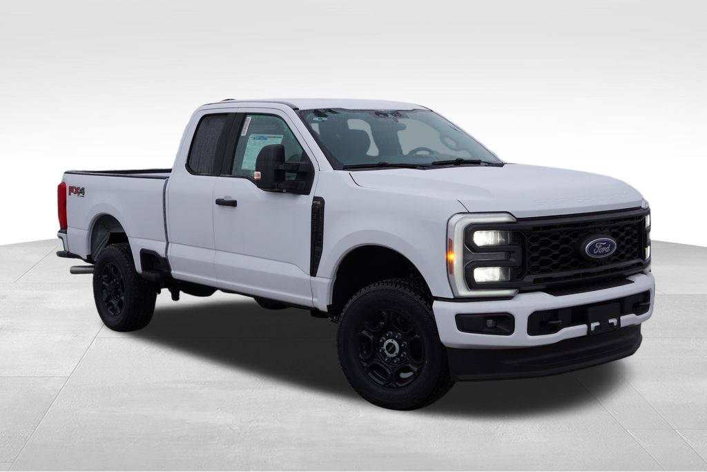 2026 Ford F-350 Super Duty XL's photo