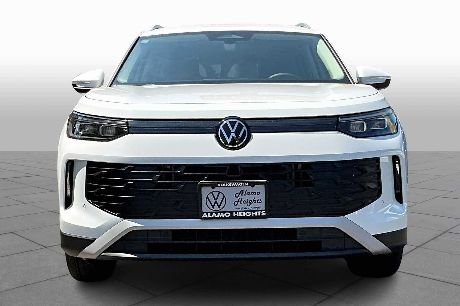 2025 Volkswagen Tiguan S photo 3