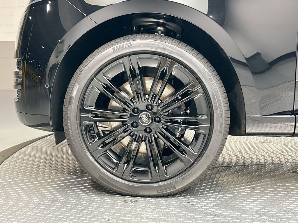 2025 Land Rover Range Rover Autobiography photo 4
