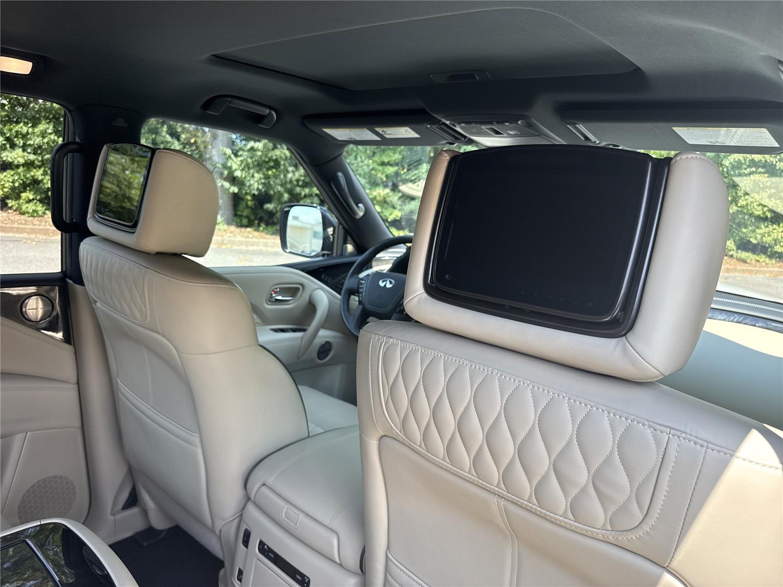 2022 Infiniti QX80 Sensory photo 23