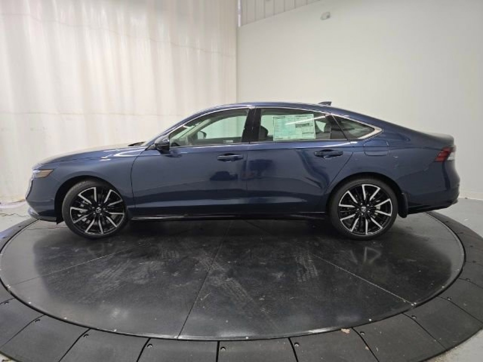 2025 Honda Accord Hybrid Touring photo 12