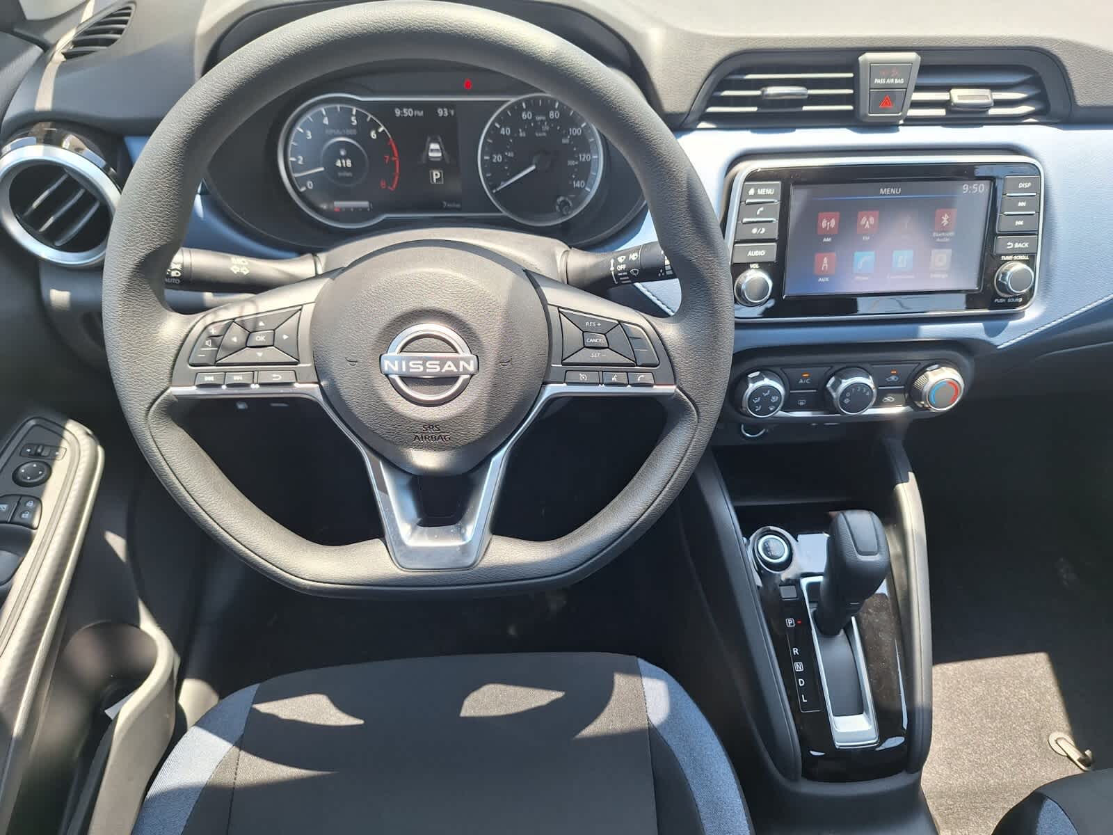 2025 Nissan Versa SV photo 19