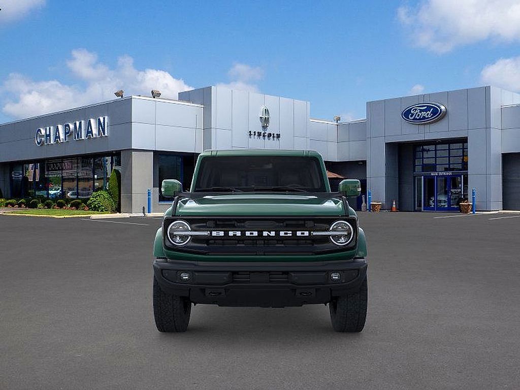 2025 Ford Bronco Outer Banks photo 4