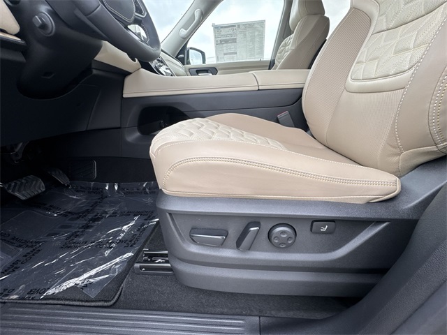 2025 Nissan Armada Platinum Reserve photo 12