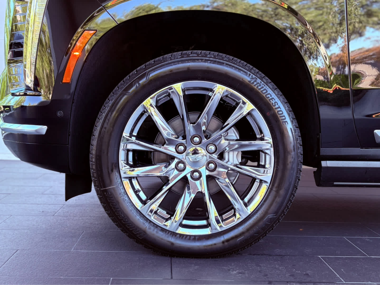 2025 Cadillac Escalade Premium Luxury photo 8