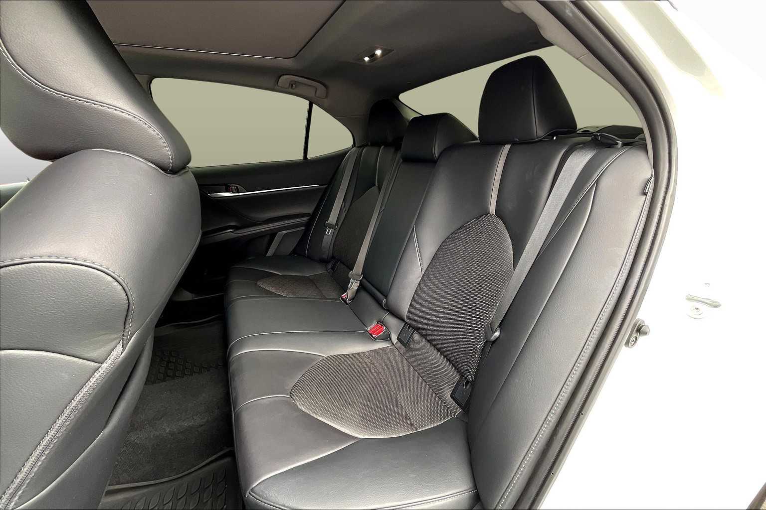 2024 Toyota Camry XSE V6 photo 18