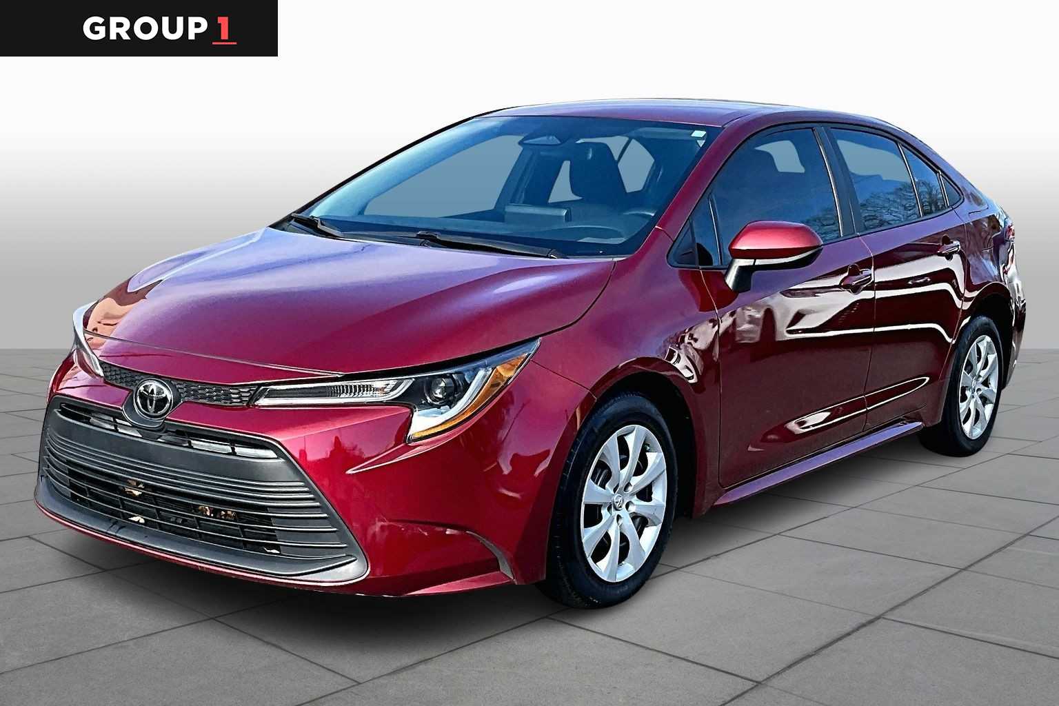 2024 Toyota Corolla LE's photo