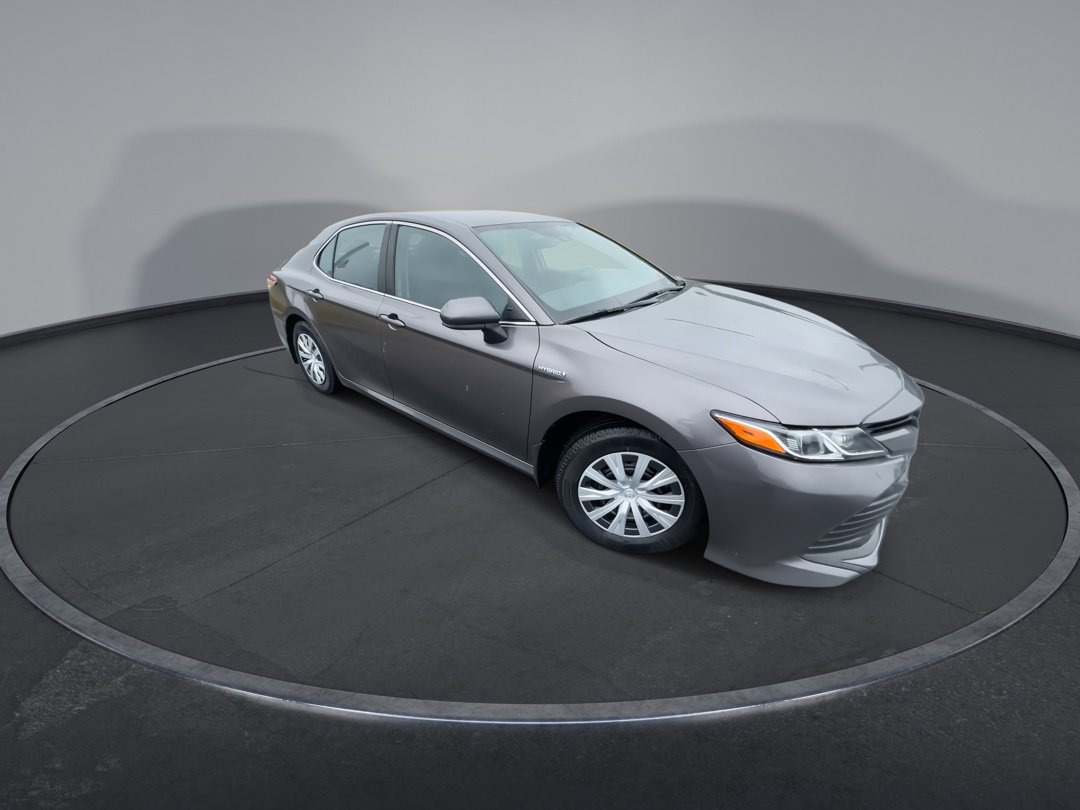 2020 Toyota Camry Hybrid LE photo 2