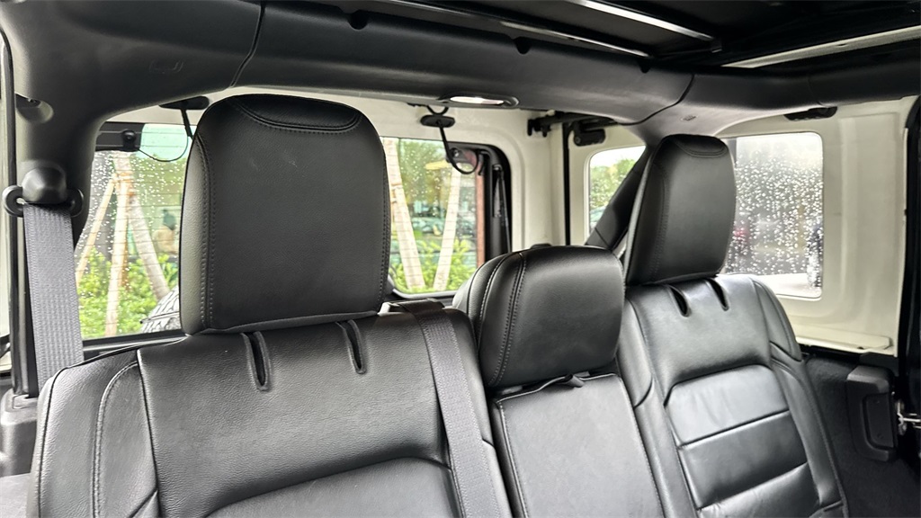 2021 Jeep Wrangler Unlimited Sahara Altitude photo 43