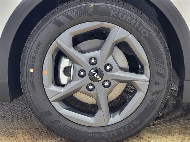 2025 Kia K4 LXS photo 11