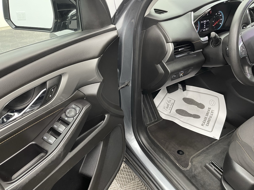 2020 Chevrolet Traverse LS photo 16