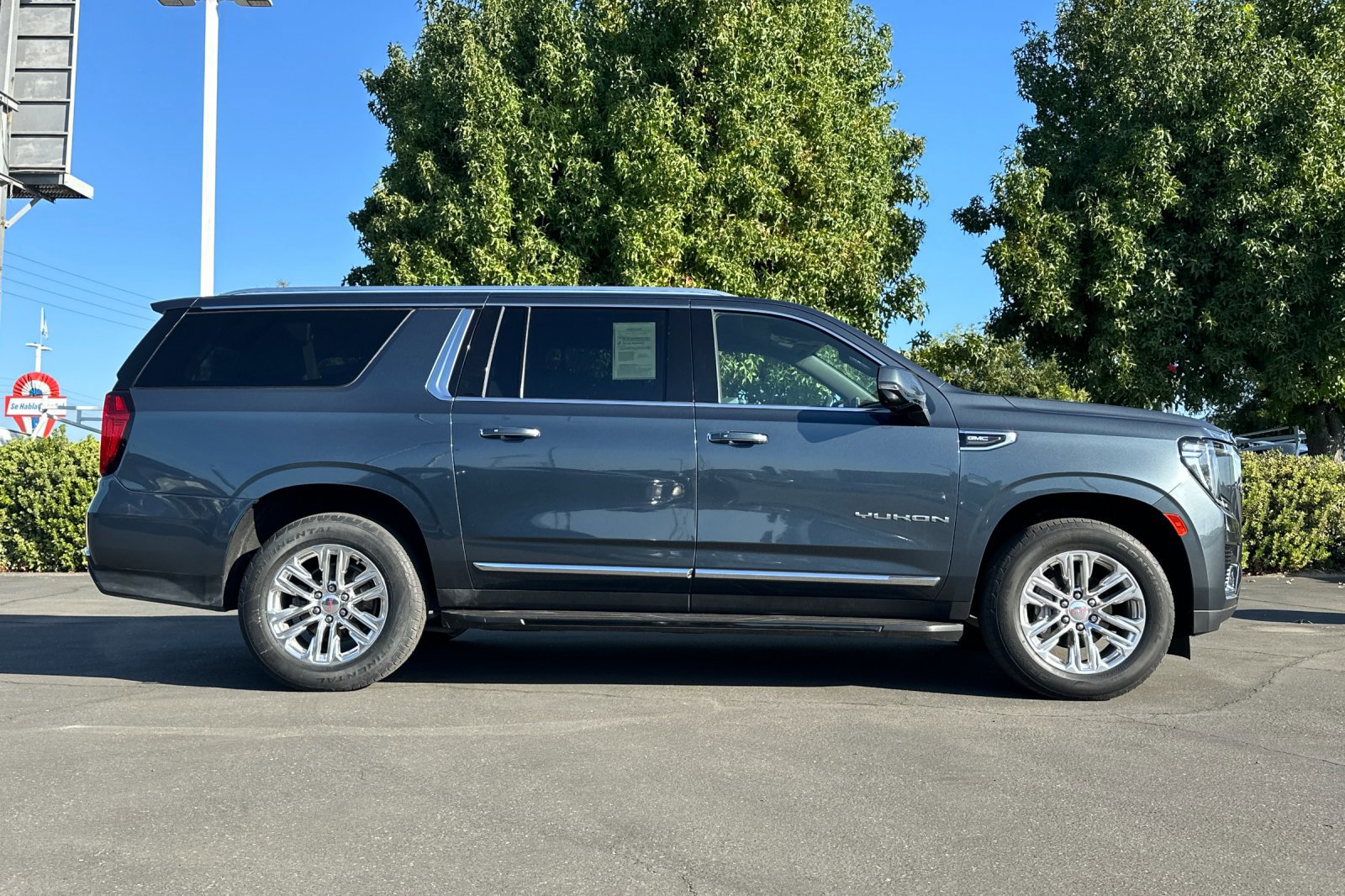 2021 Gmc Yukon XL SLT photo 2