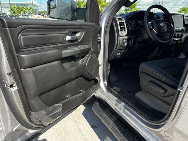 2025 Ram 1500 Tradesman photo 13