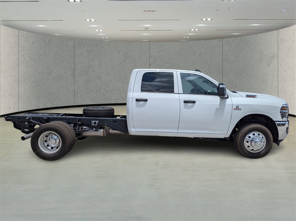 2025 Ram 3500 photo 3