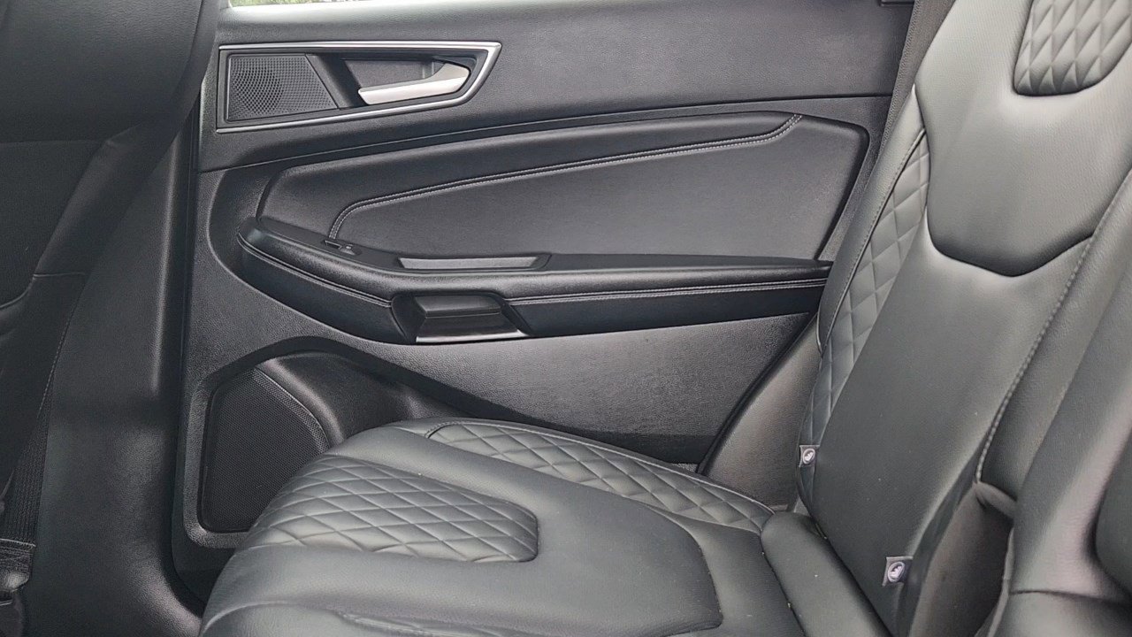 2023 Ford Edge Titanium photo 17