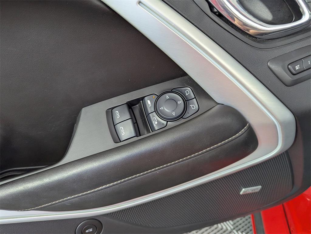 2017 Chevrolet Camaro 2LT photo 15