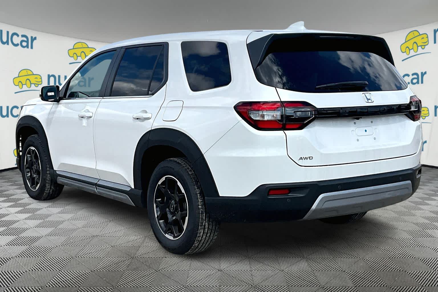 2025 Honda Pilot EX-L photo 4