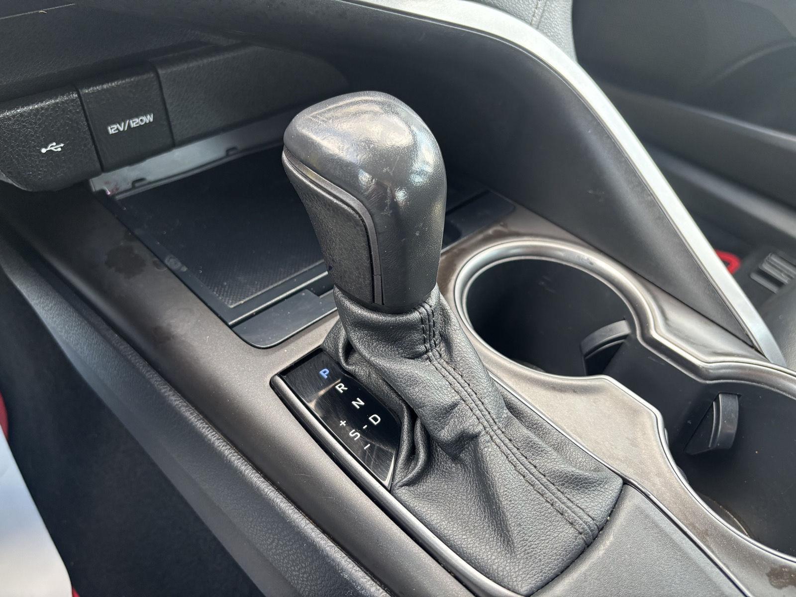 2021 Toyota Camry SE photo 27