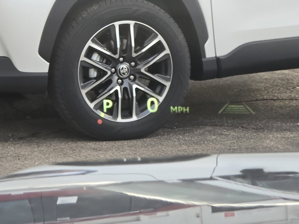 2026 Toyota Grand Highlander Platinum AWD photo 2