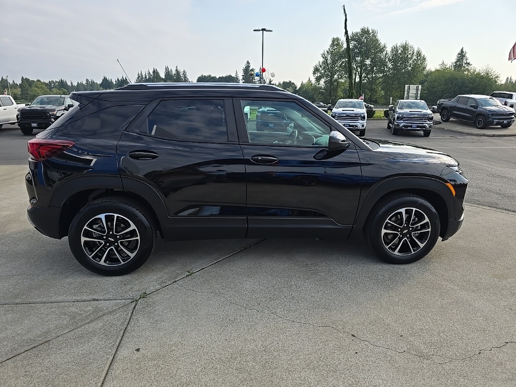 2024 Chevrolet Trailblazer LT photo 4